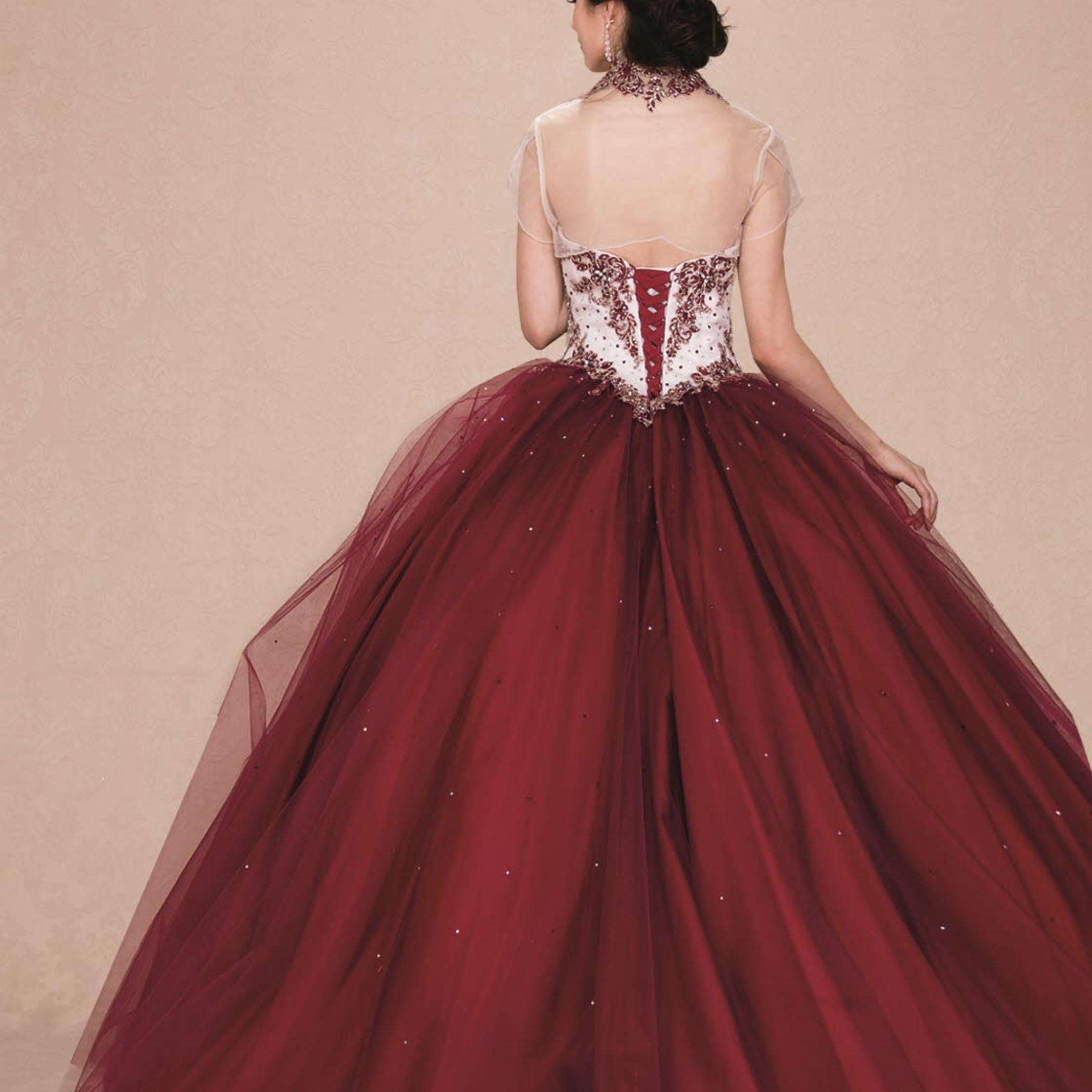 (LIVE 51) Adult gowns, tailored fit, eternal charm.