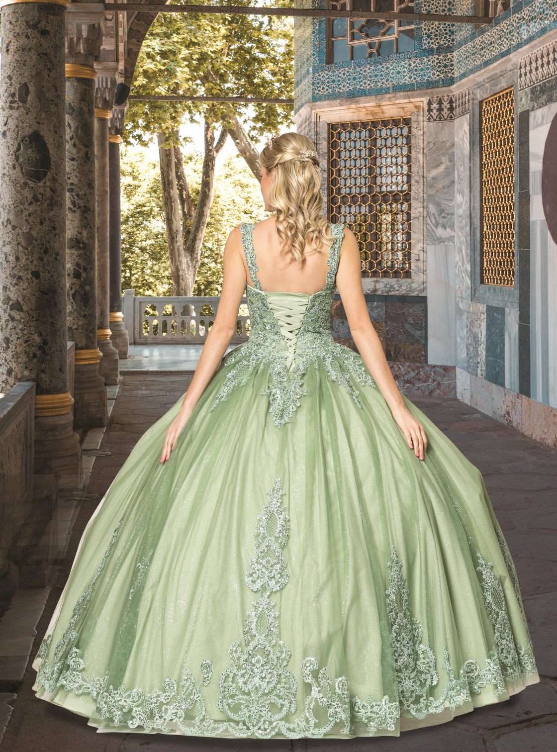 (LIVE 42) Quinceanera Ball Gown Dress Lace and Tulle Design, Sweet 15
