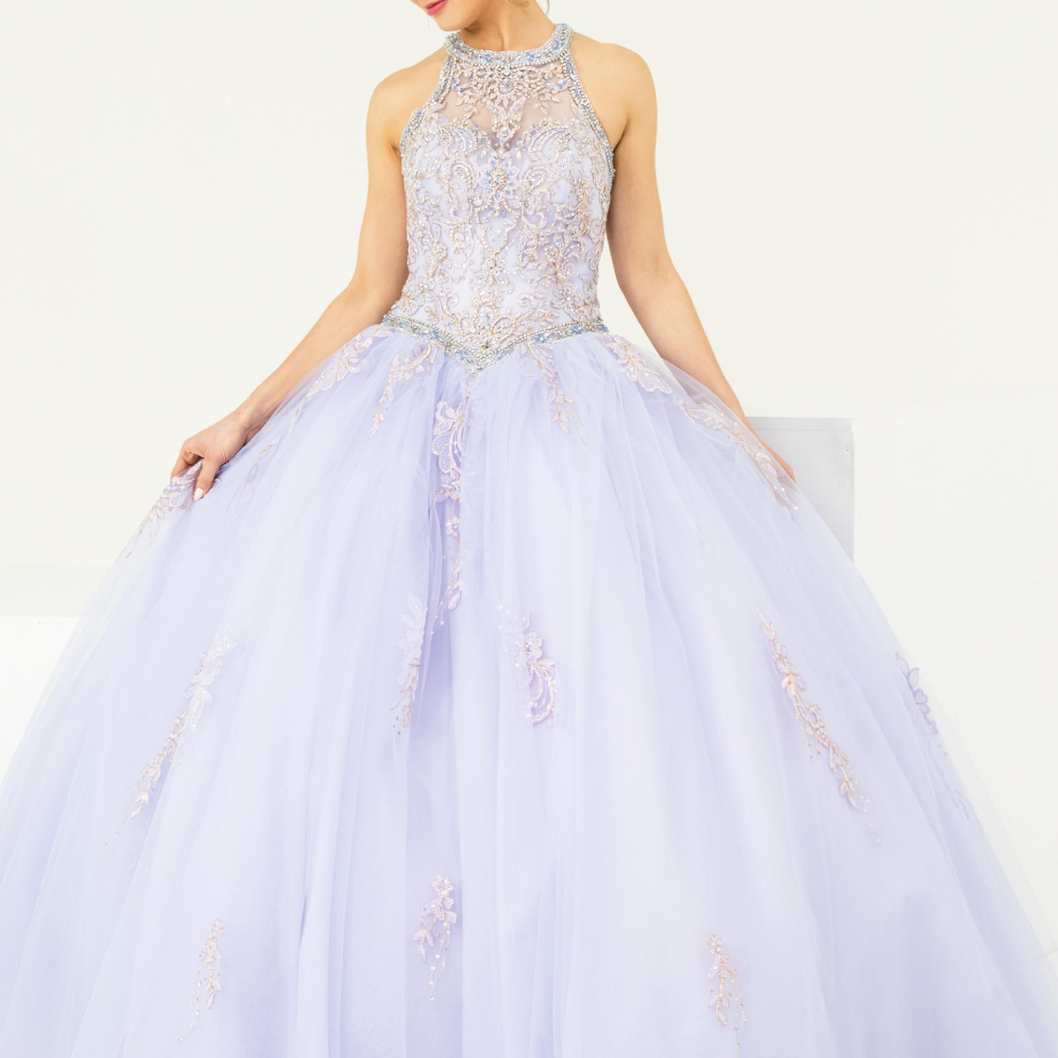 (LIVE 53) Elegant gowns, sparkling jewels, carve unique grace.