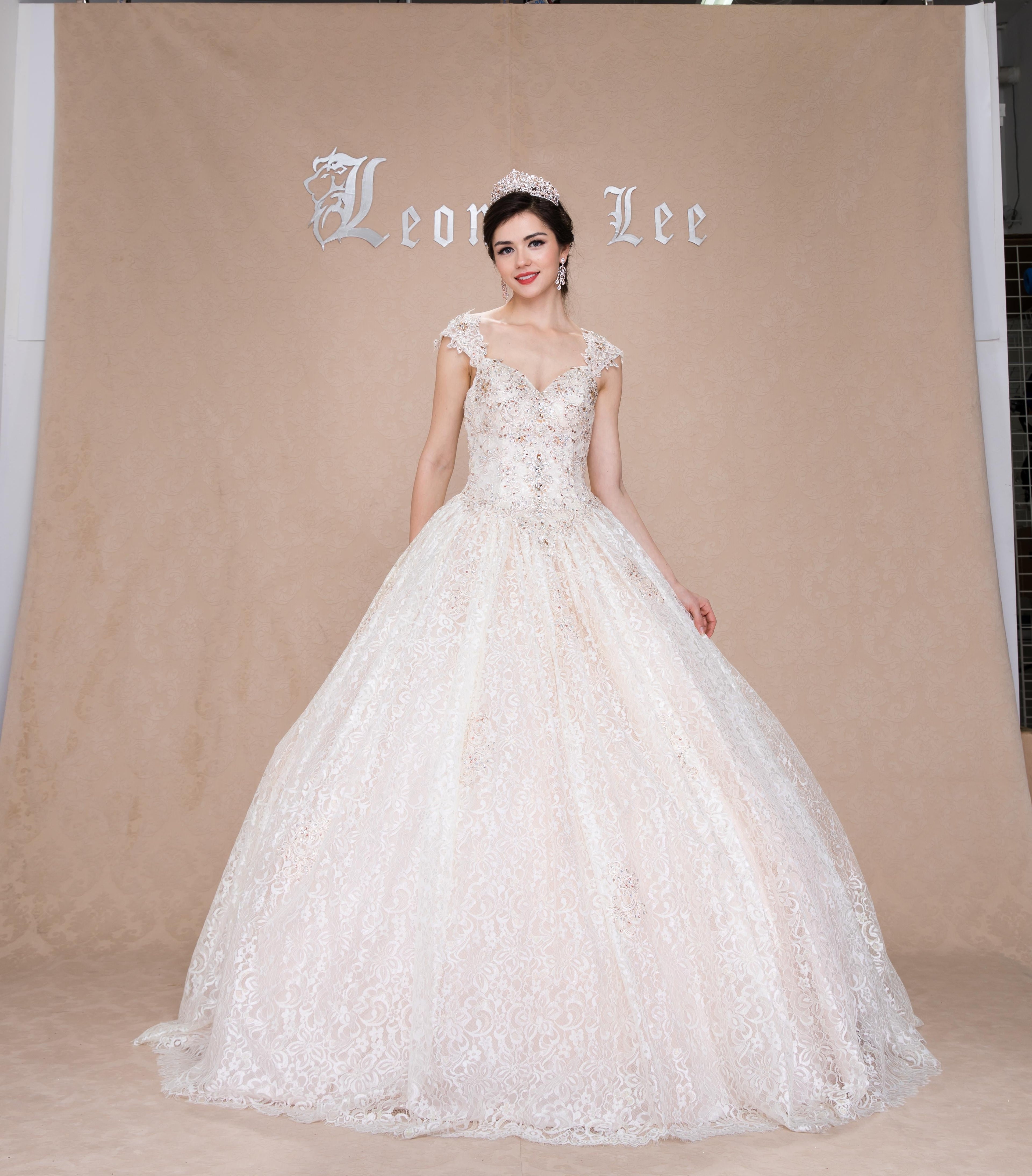 Beautiful Quinceanera Dress in Gold - Elegant Gold Hue with Unique Style & Sophisticated Design for Quinceañeras